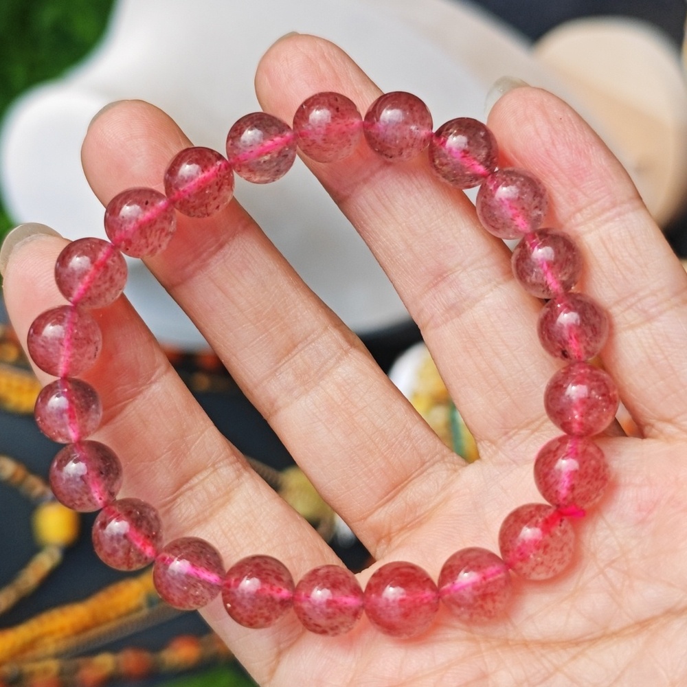 004 Natural strawberry crystal bracelet